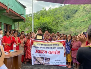 ईन्द्रावती -८ काे माख्लो गहतेमा ६७ खानेपानी धारा समुदायलाई हस्तान्तरण