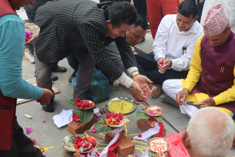 हेलम्बु गाउँपालिकाको प्रशासनिक भवनको शिलान्यास